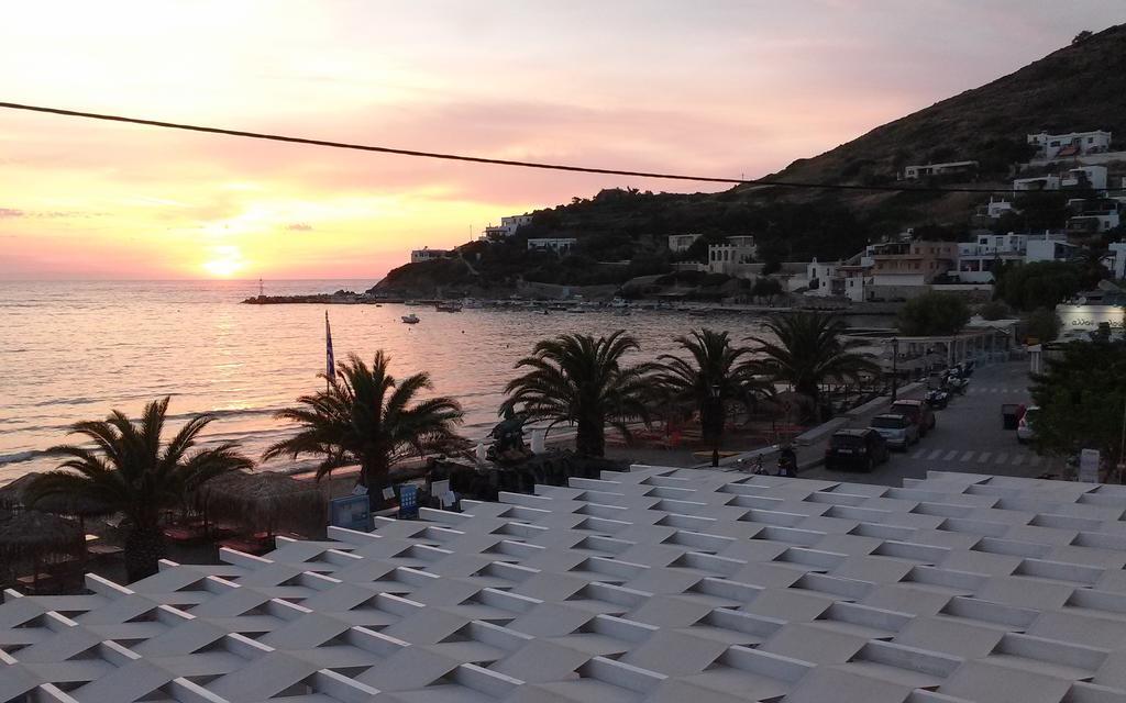Blue Harmony Hotel Kini Quarto foto