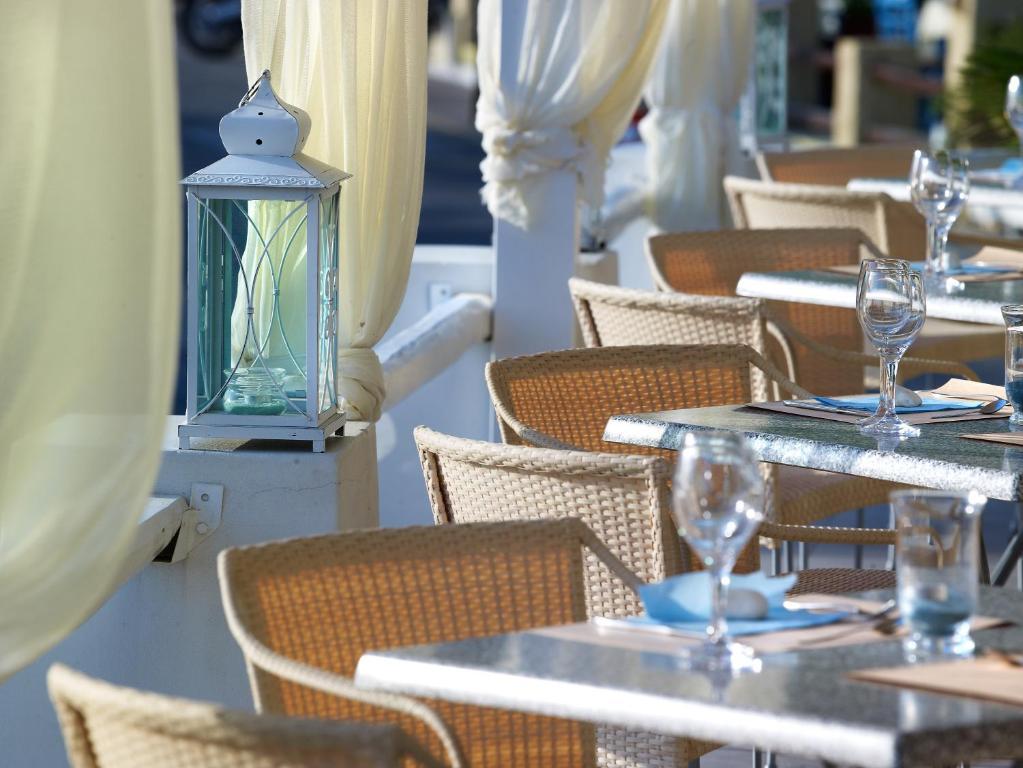 Blue Harmony Hotel Kini Exterior foto